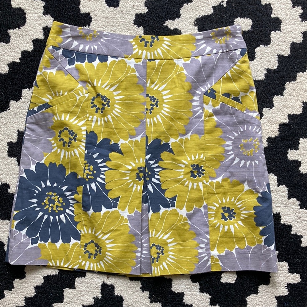 Boden size 6 pocketed floral skirt